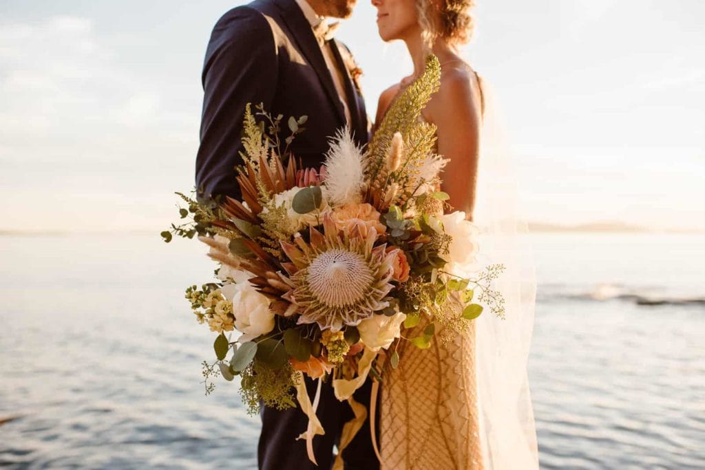 A detail picture of a brides bouquet.