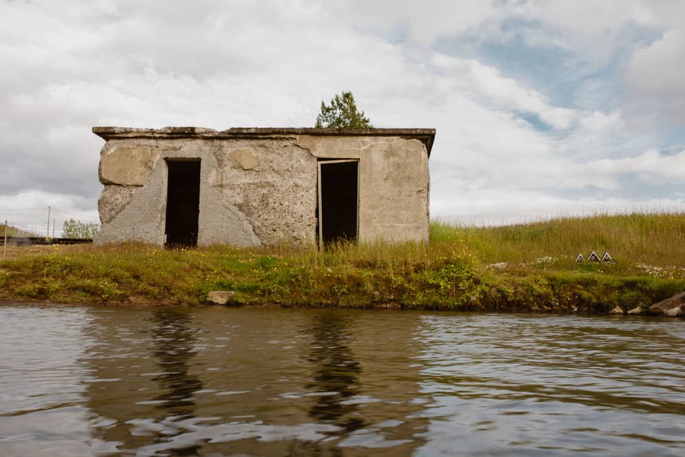 An empty hot spring in Iceland.